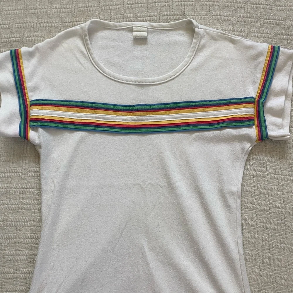 True vintage rainbow top. - Picture 2 of 9